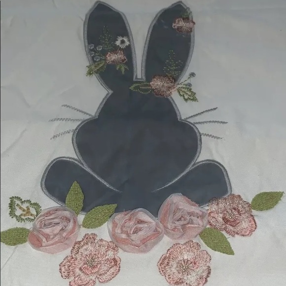 INSPIRED TREASURES EASTER RABBIT NWT EMBROIDERED TABLE RUNNER 16" X 72” - Picture 2 of 8